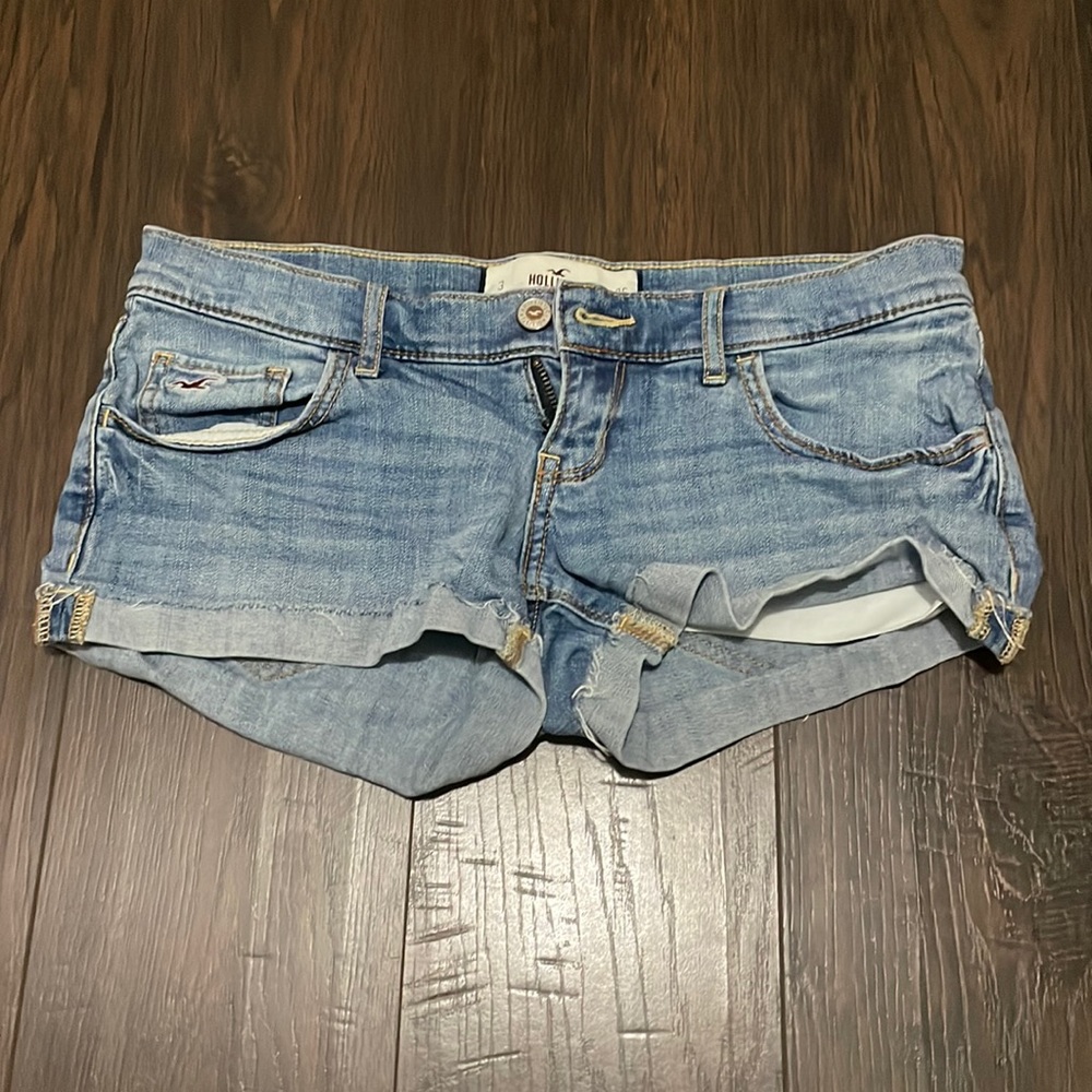 Hollister denim shorts size 3
